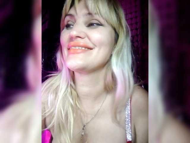 Freya-Milf, live now on BongaCams