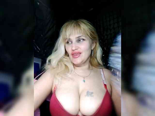 Freya-Milf webcam