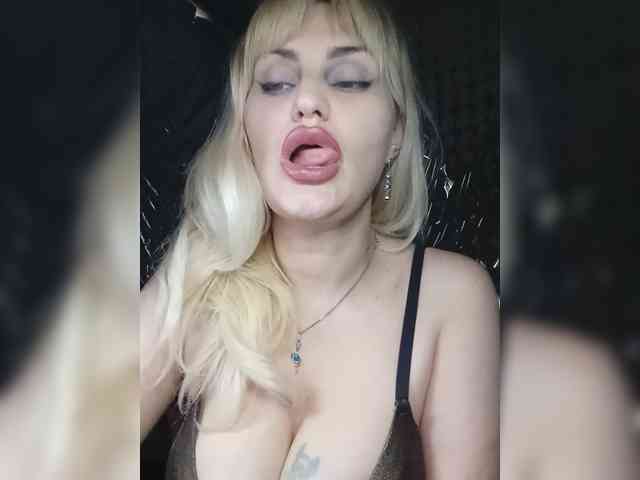 Freya-Milf webcam