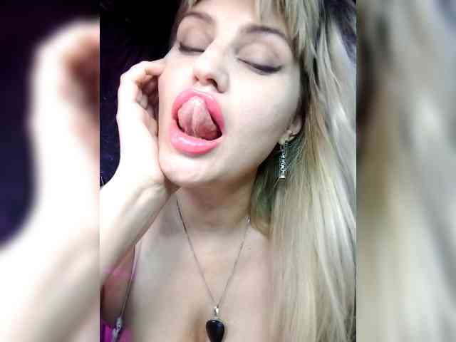 Freya-Milf webcam