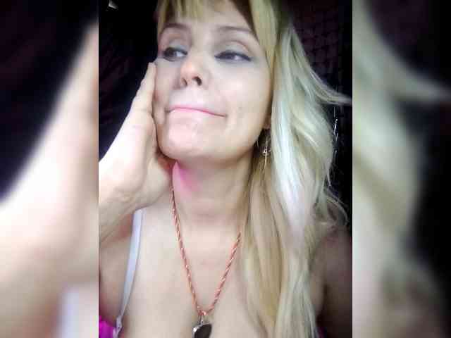 Freya-Milf webcam