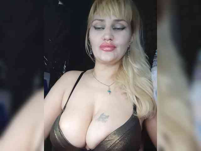 Freya-Milf webcam