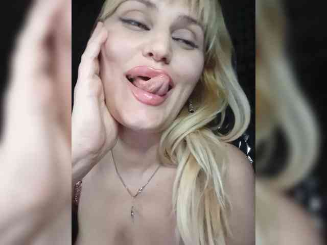Freya-Milf webcam