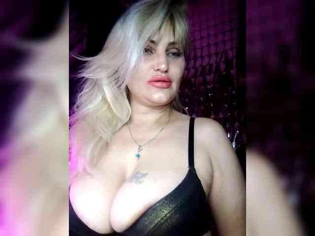 Freya-Milf webcam