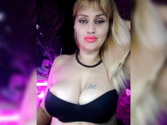 Freya-Milf webcam