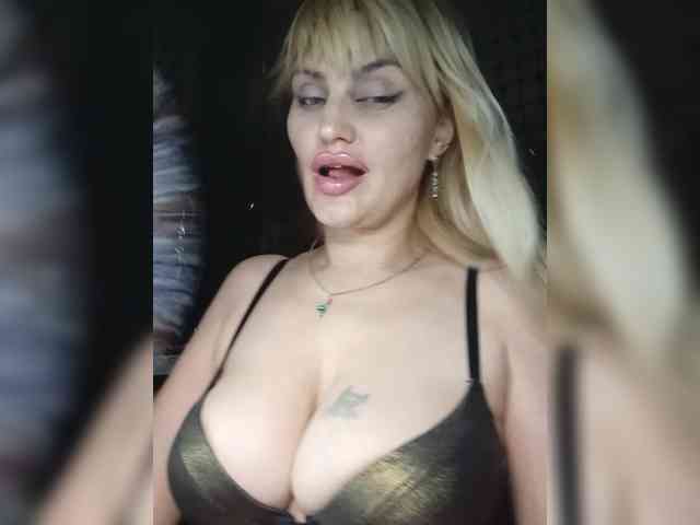 Freya-Milf webcam