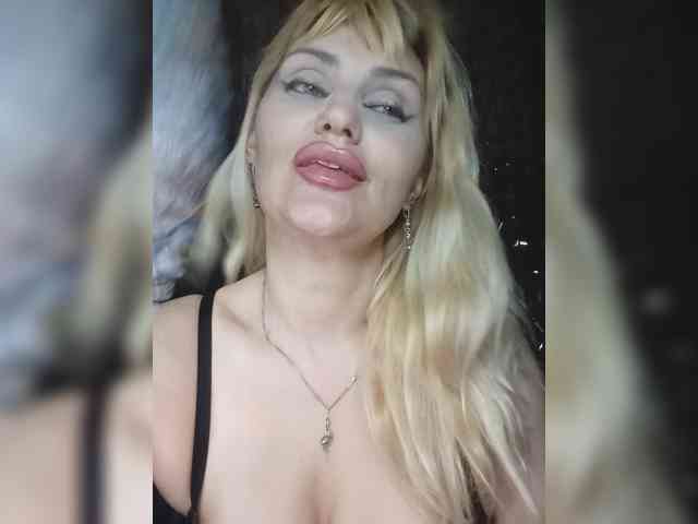 Freya-Milf webcam