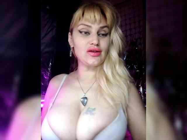 Freya-Milf webcam