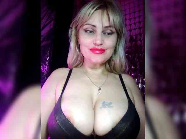 Freya-Milf webcam