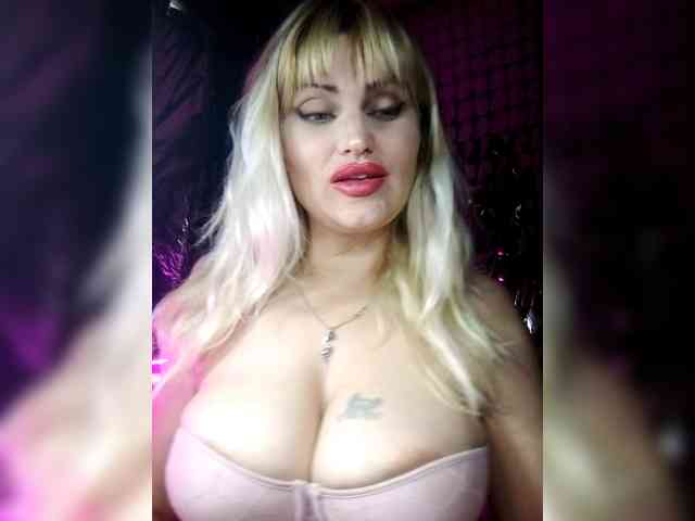 Freya-Milf webcam