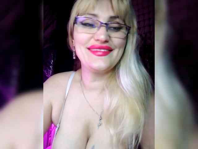 Freya-Milf webcam
