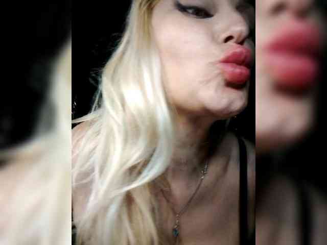 Freya-Milf webcam