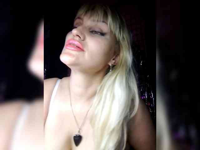 Freya-Milf webcam