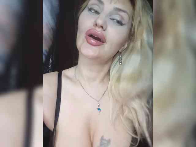 Freya-Milf webcam