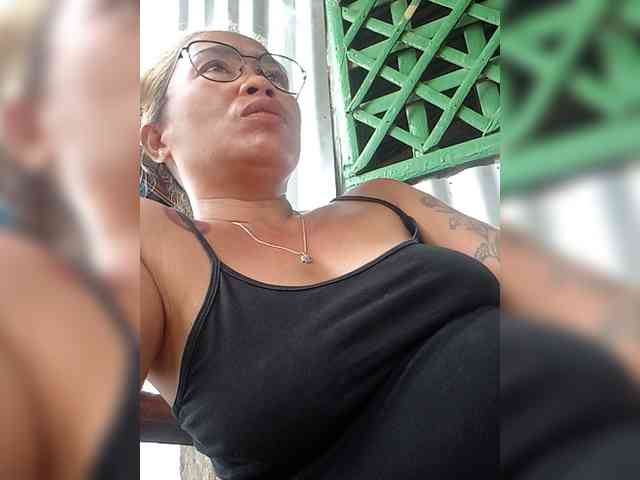 Modèle: BabesGoWild