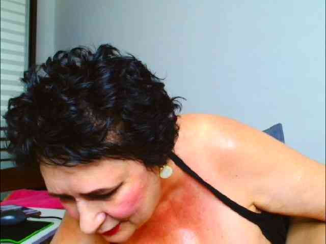 Olvia7985 live female cam on bongacams
