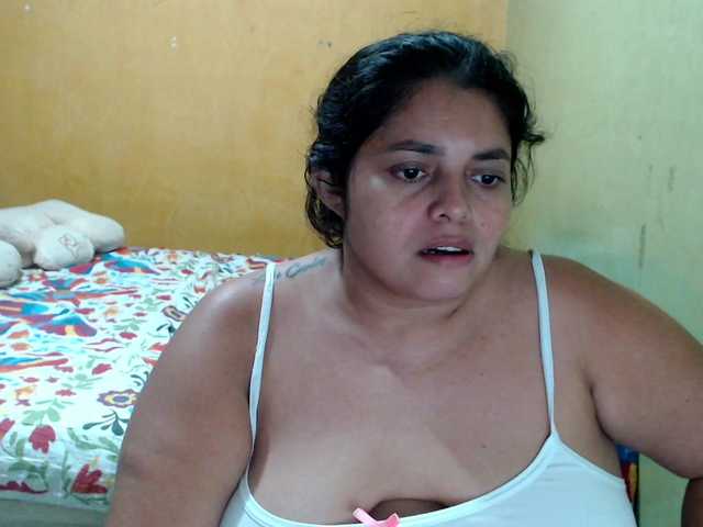 mia-naughty live cam on BongaCams