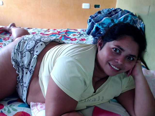 mia-naughty live webcam show