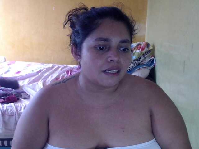 mia-naughty live cam on BongaCams