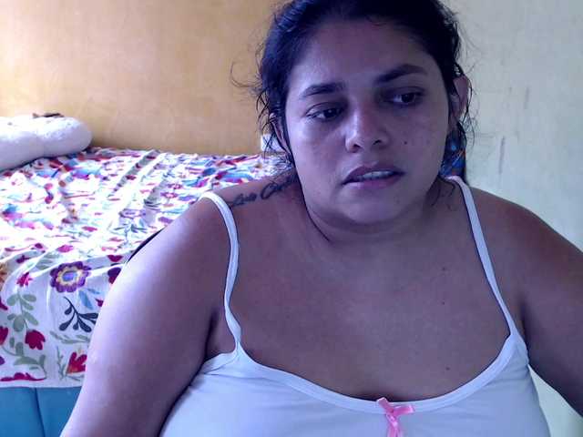 mia-naughty live cam on BongaCams