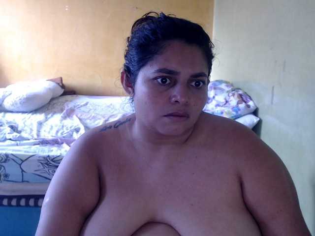 mia-naughty live cam on BongaCams