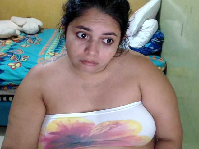 mia-naughty live cam on BongaCams