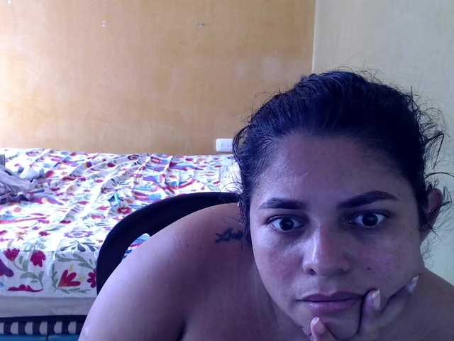 mia-naughty live webcam show