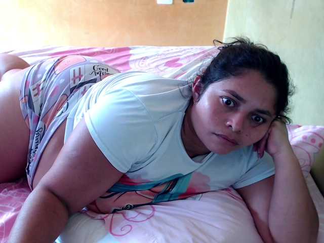 mia-naughty live cam on BongaCams