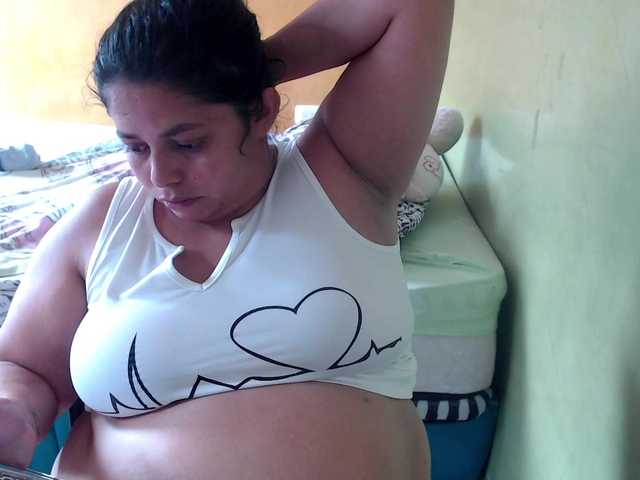 mia-naughty live cam on BongaCams