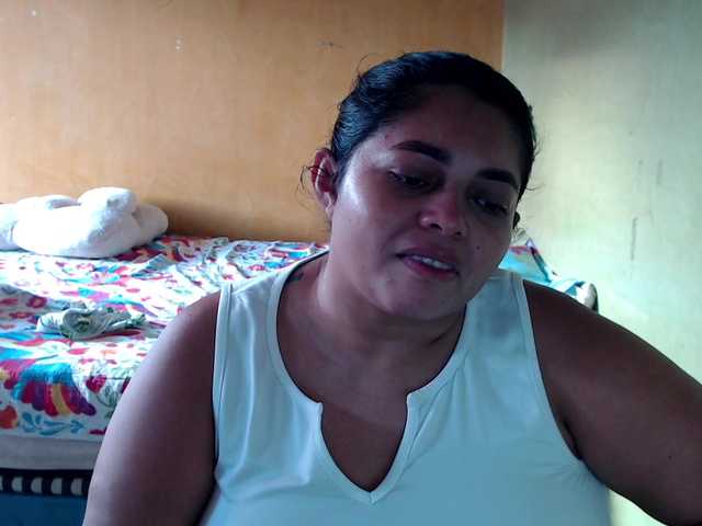 mia-naughty live webcam show