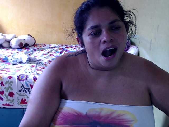 mia-naughty live cam on BongaCams