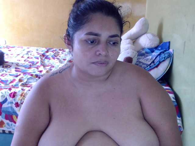 mia-naughty live cam on BongaCams