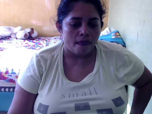 mia-naughty live cam on BongaCams