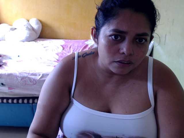 mia-naughty live cam on BongaCams