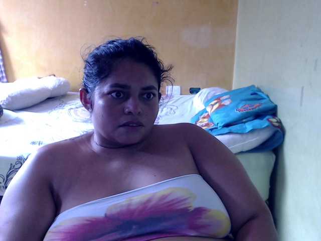 mia-naughty live cam on BongaCams