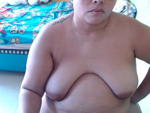 mia-naughty live cam on BongaCams