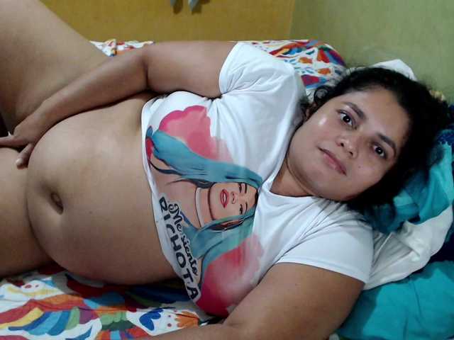 mia-naughty live cam on BongaCams