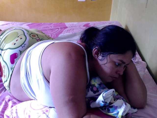 mia-naughty live cam on BongaCams