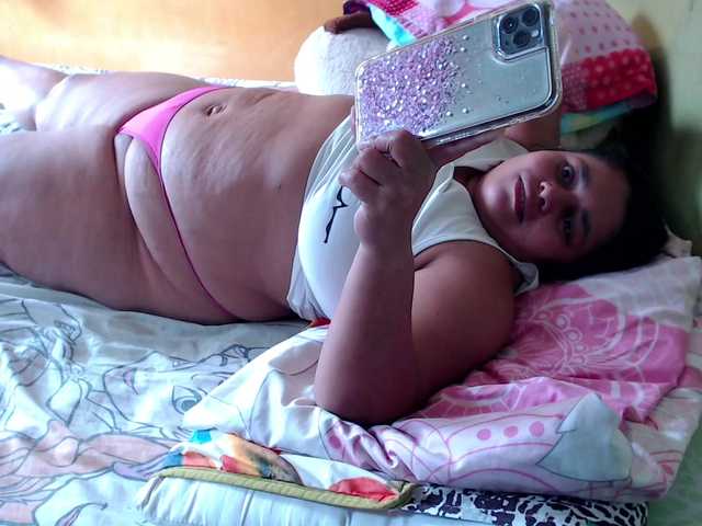 mia-naughty live cam on BongaCams