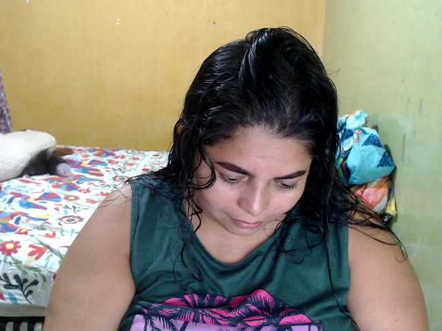mia-naughty live cam on BongaCams