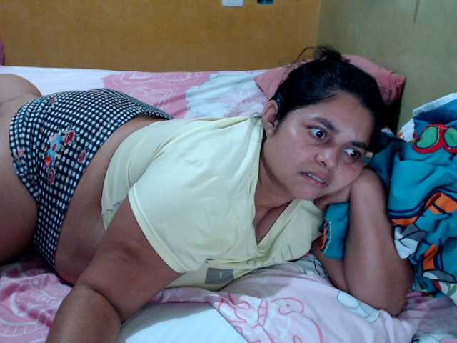 mia-naughty live cam on BongaCams