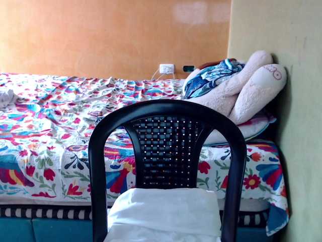 mia-naughty live webcam show