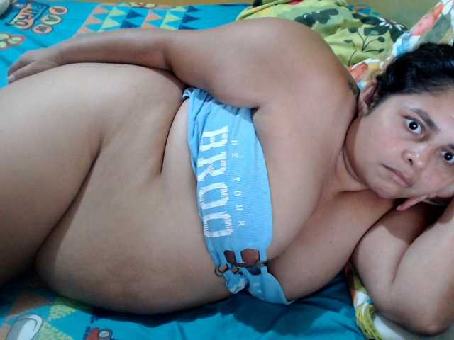 mia-naughty live cam on BongaCams