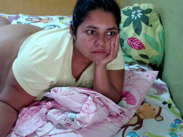 mia-naughty live cam on BongaCams