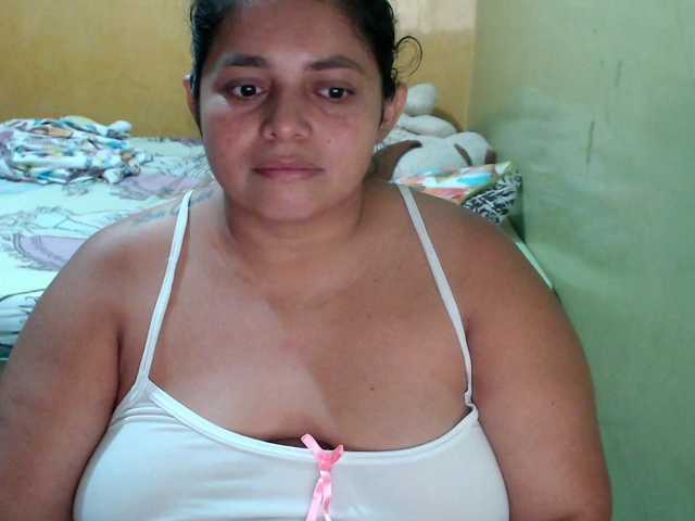 mia-naughty live cam on BongaCams