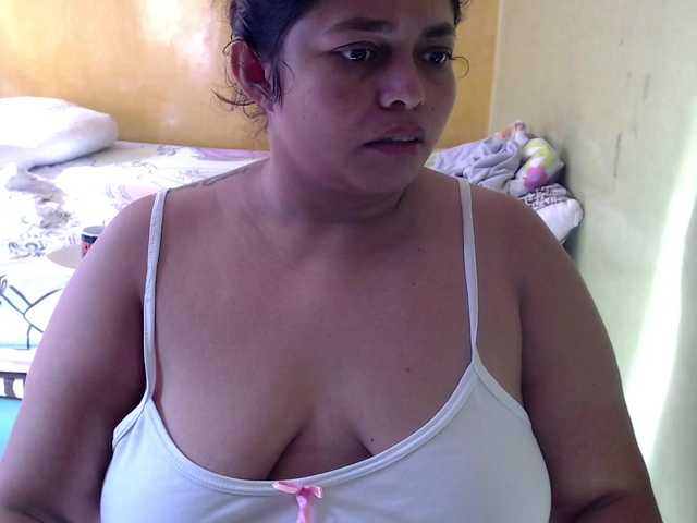 mia-naughty live cam on BongaCams