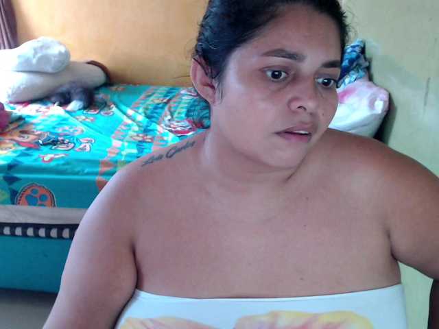 mia-naughty live cam on BongaCams