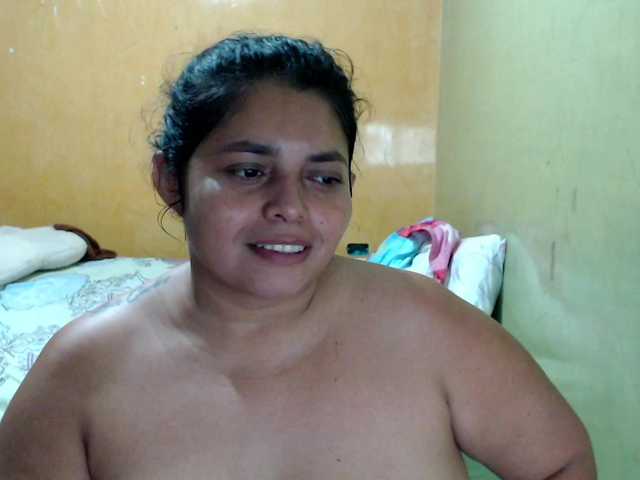 mia-naughty live cam