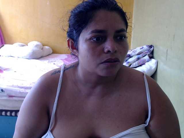 mia-naughty live cam on BongaCams