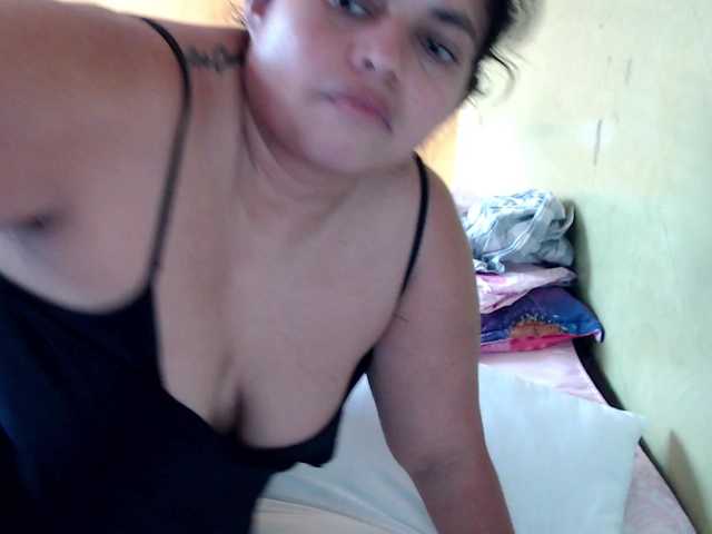 mia-naughty live cam on BongaCams